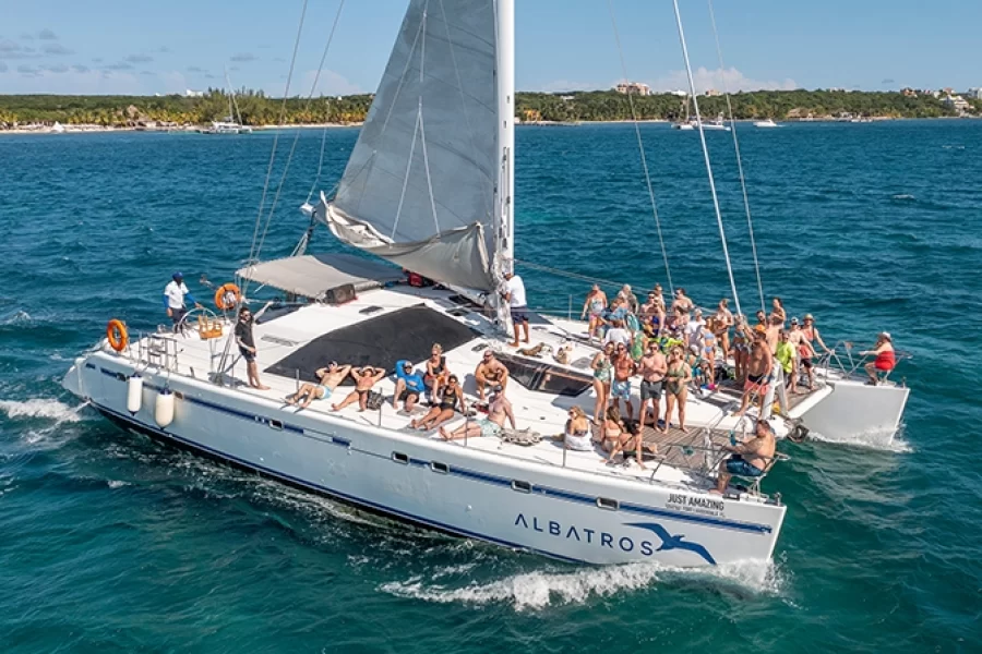isla mujeres catamarans
